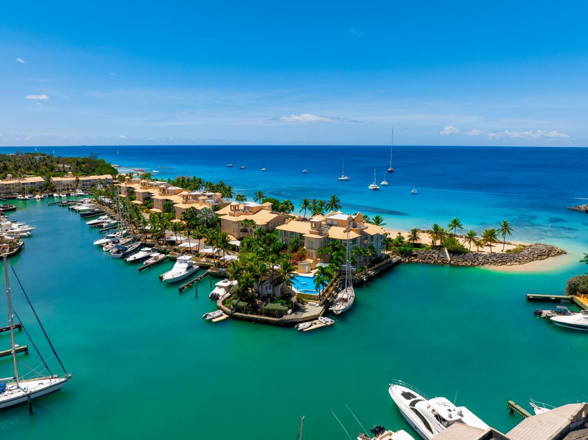 Port St. Charles Hotel Сейнт Питър Екстериор снимка