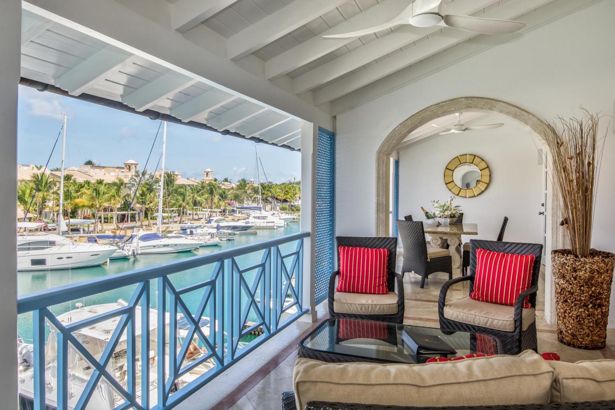 Port St. Charles Hotel Сейнт Питър Екстериор снимка